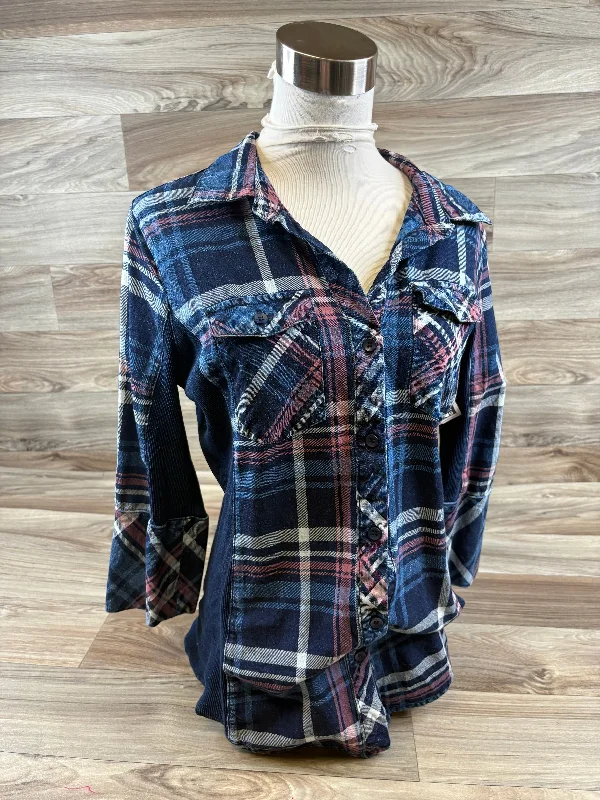 women's tops for those who want to create stylish and put-together outfits without spending a fortuneTop Long Sleeve By Ci Sono In Plaid Pattern, Size: M