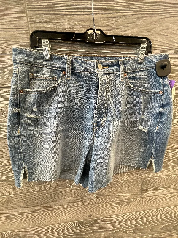 women's reversible shortsBlue Denim Shorts Old Navy, Size 14