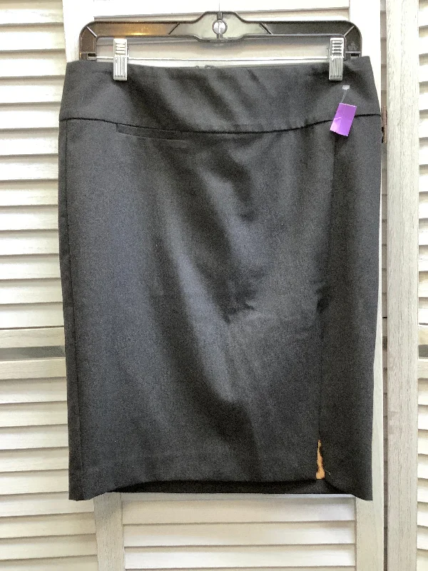 women's knitted skirtsBlack Skirt Midi Express, Size 4