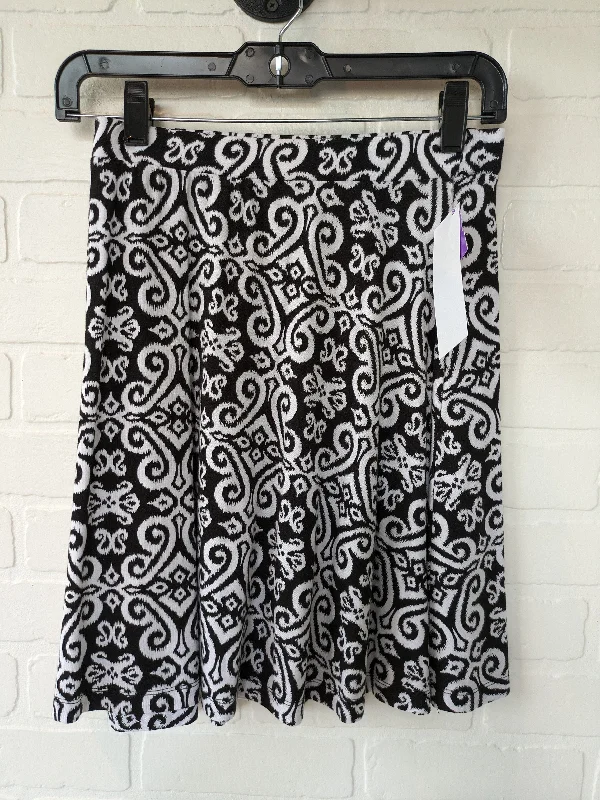 women's striped tulip skirtsBlack & White Skirt Mini & Short Caslon, Size 8