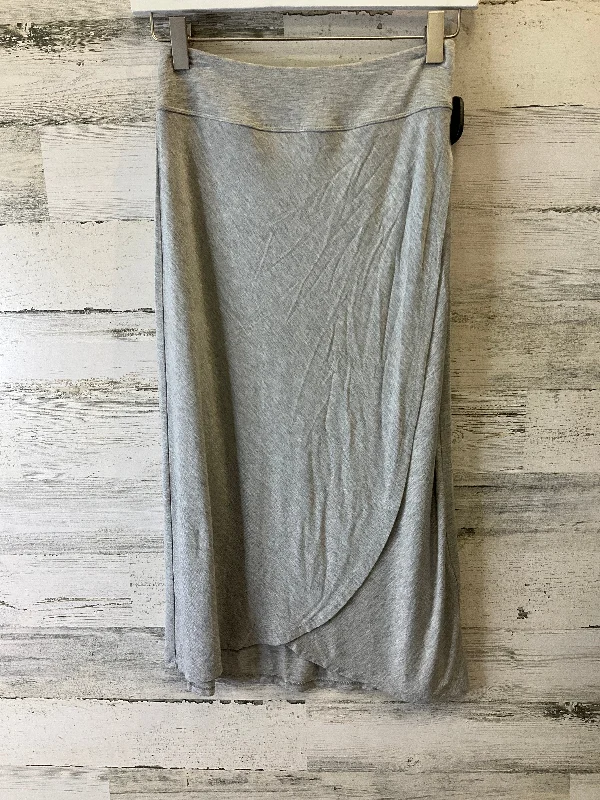 women's woven A-line skirts for summerGrey Skirt Midi Artisan Ny, Size 2