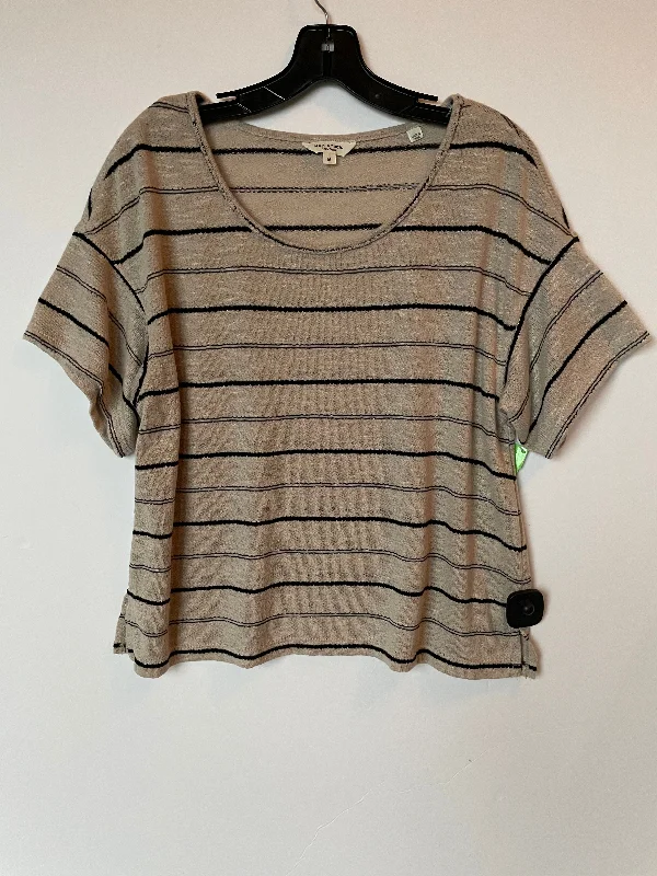 women's tops for those who value both quality and affordabilityTop Short Sleeve By Max Studio In Striped Pattern, Size: M